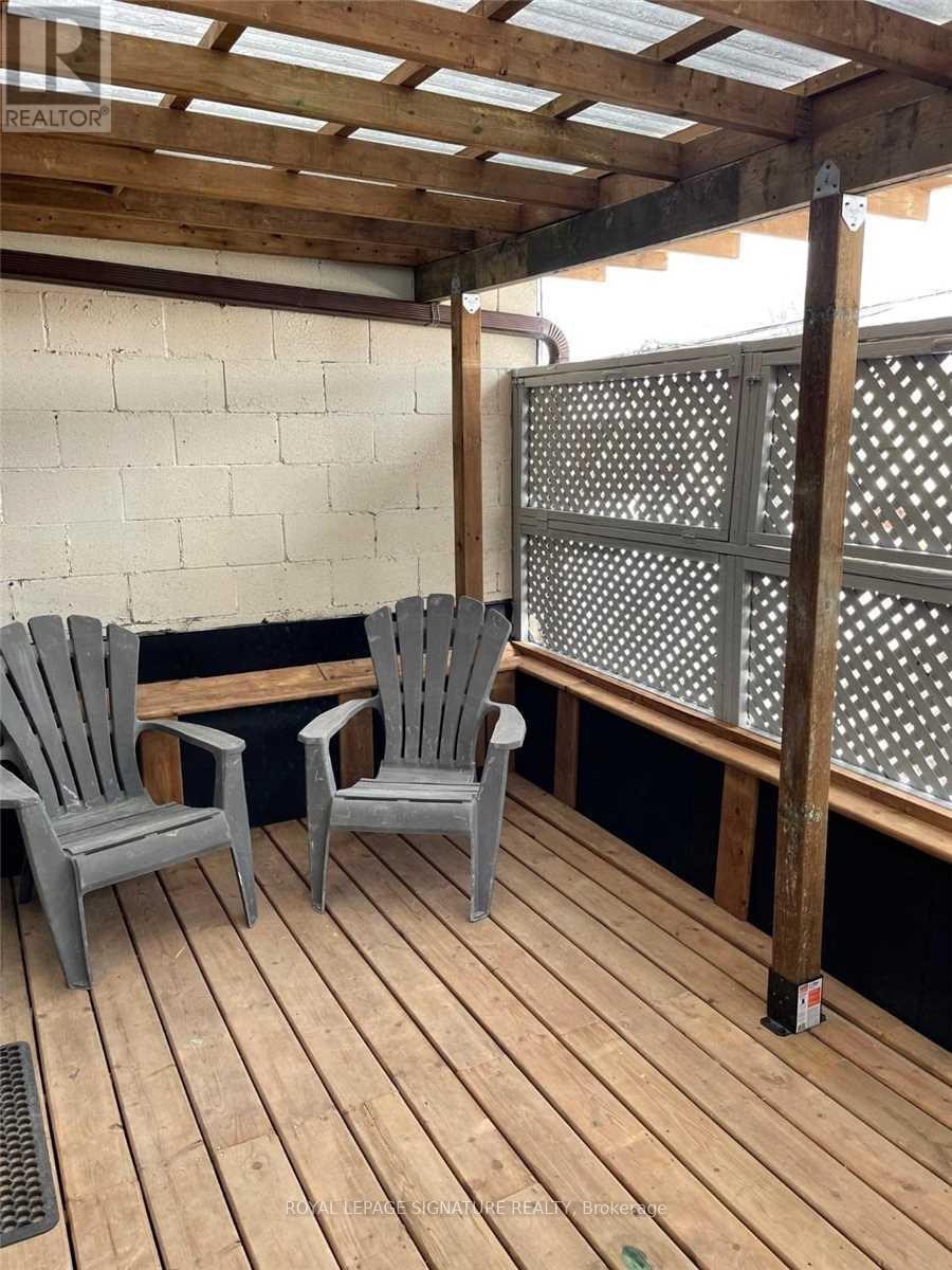 Upper - 2444 Danforth Avenue, Toronto, Ontario  M4C 1K9 - Photo 10 - E12675452