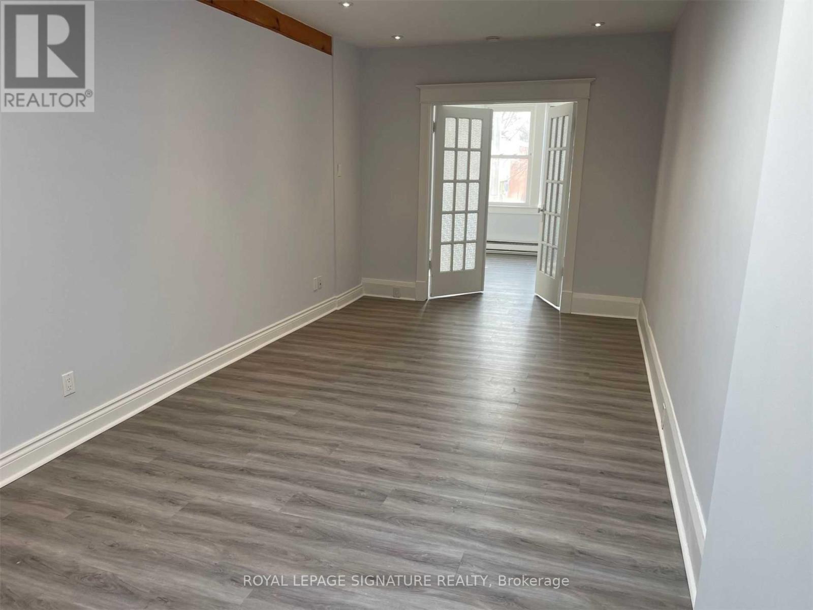 Upper - 2444 Danforth Avenue, Toronto, Ontario  M4C 1K9 - Photo 4 - E12675452