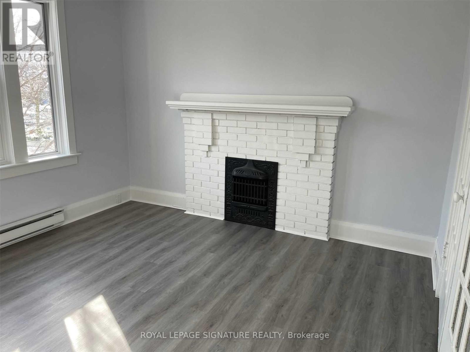 Upper - 2444 Danforth Avenue, Toronto, Ontario  M4C 1K9 - Photo 5 - E12675452