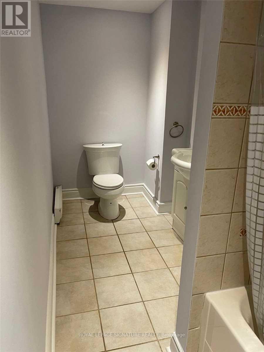 Upper - 2444 Danforth Avenue, Toronto, Ontario  M4C 1K9 - Photo 8 - E12675452