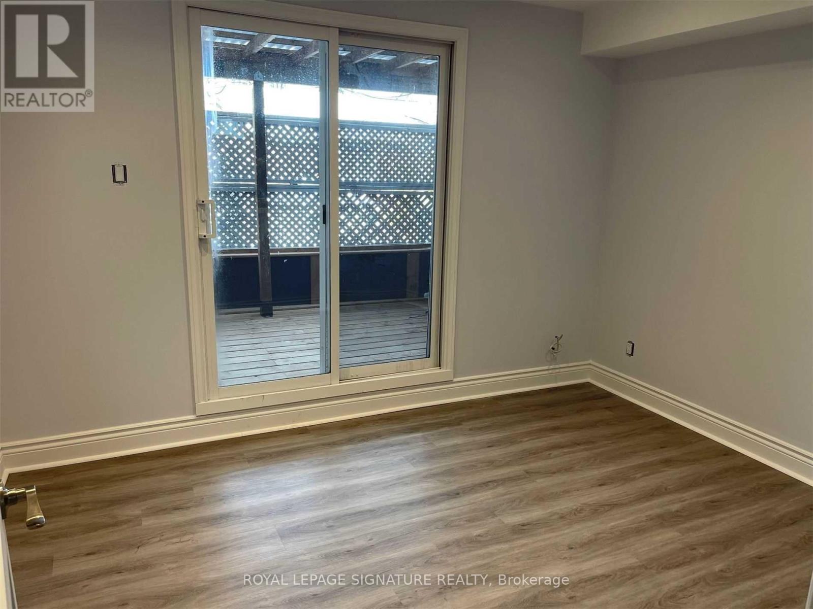 Upper - 2444 Danforth Avenue, Toronto, Ontario  M4C 1K9 - Photo 9 - E12675452