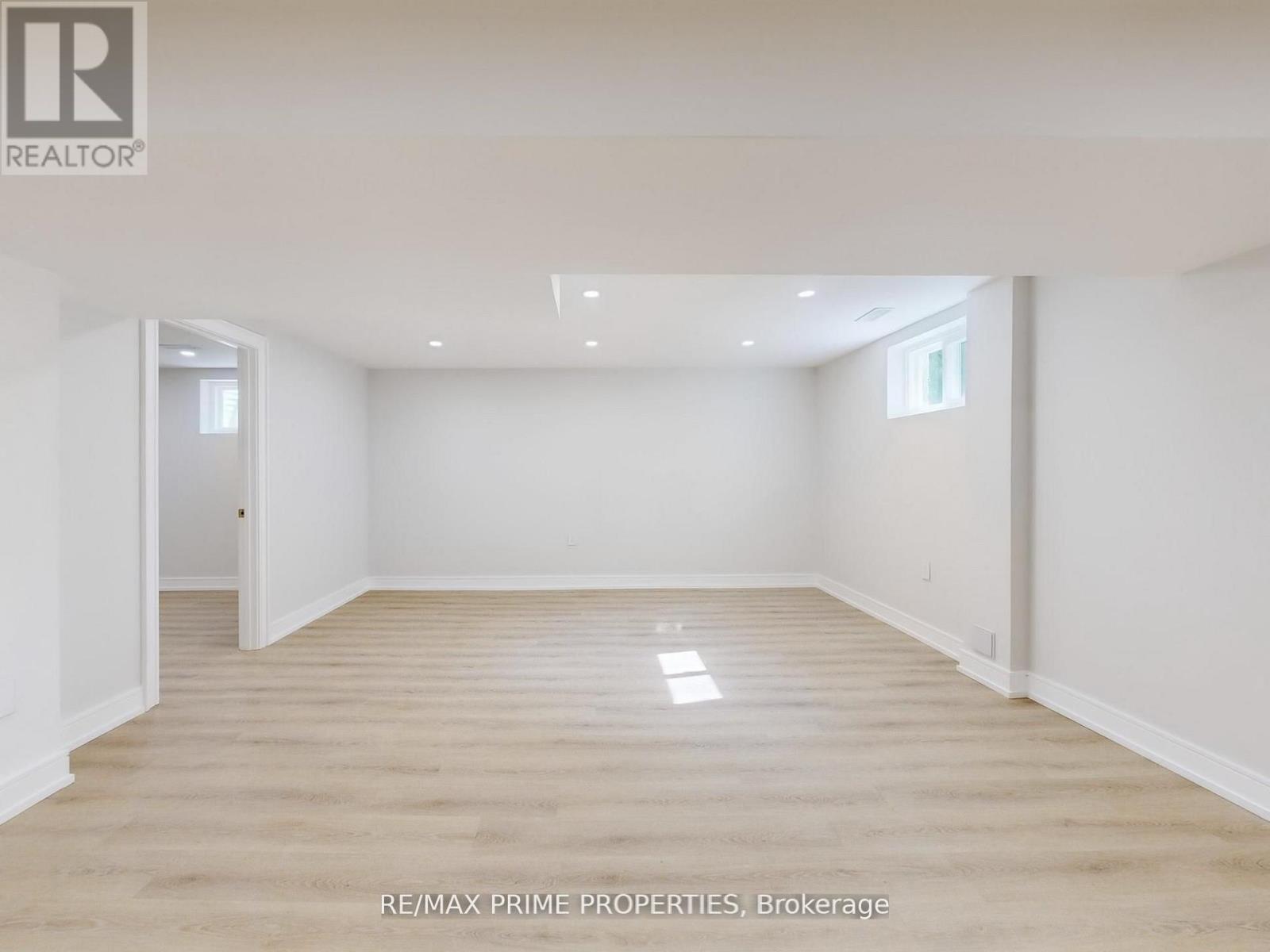 137 Old Surrey Lane, Richmond Hill, Ontario  L4C 6R9 - Photo 42 - N12675324