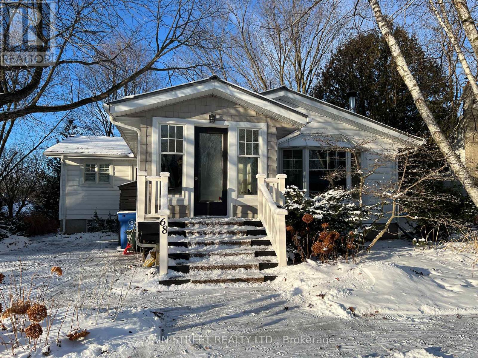 68 Hillview Drive, Newmarket, Ontario  L3Y 4H9 - Photo 1 - N12675388