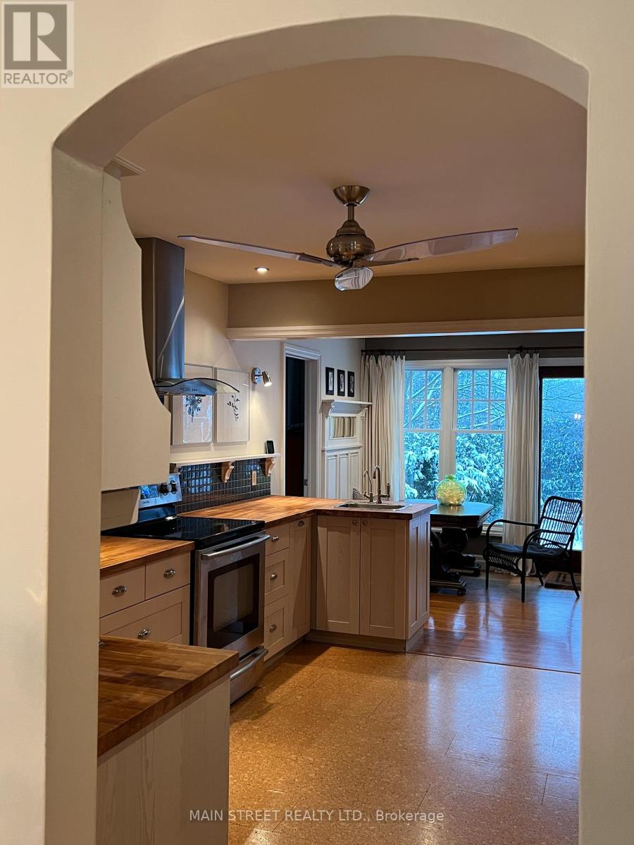 68 Hillview Drive, Newmarket, Ontario  L3Y 4H9 - Photo 10 - N12675388