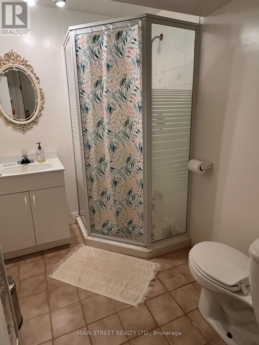 68 Hillview Drive, Newmarket, Ontario  L3Y 4H9 - Photo 25 - N12675388