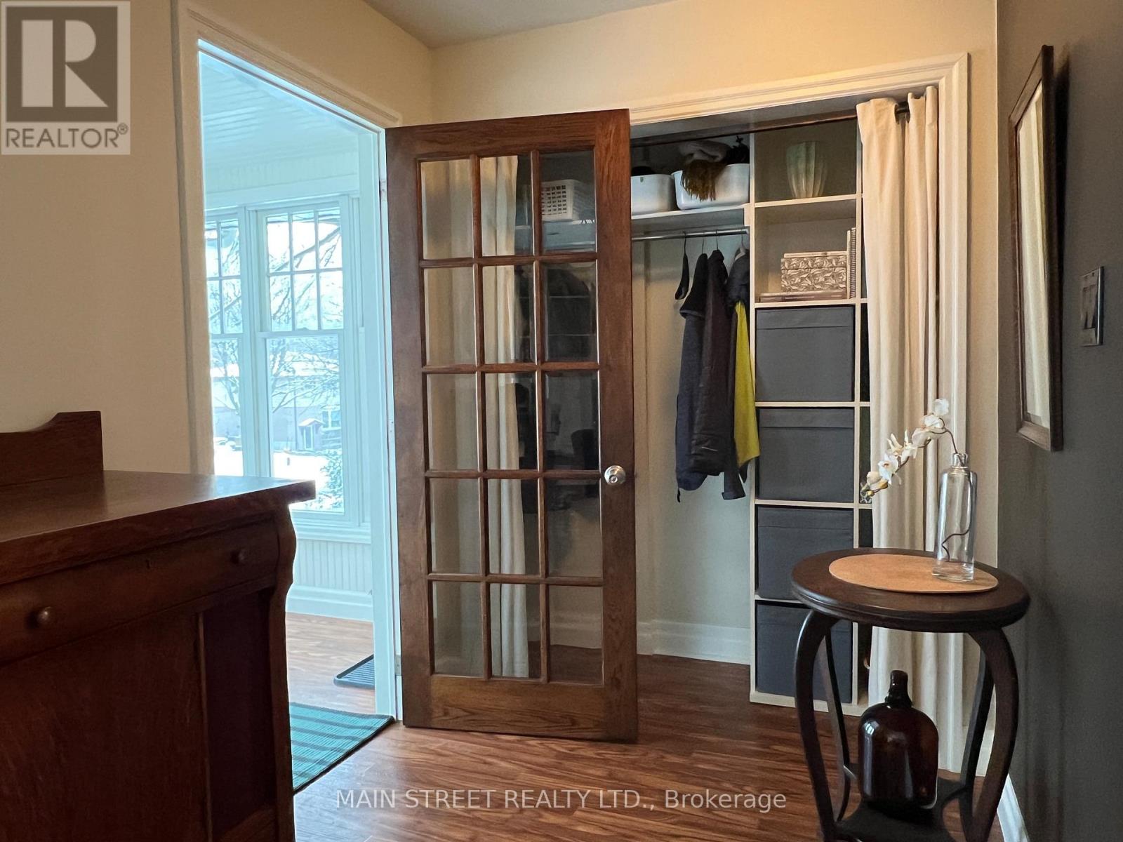 68 Hillview Drive, Newmarket, Ontario  L3Y 4H9 - Photo 4 - N12675388