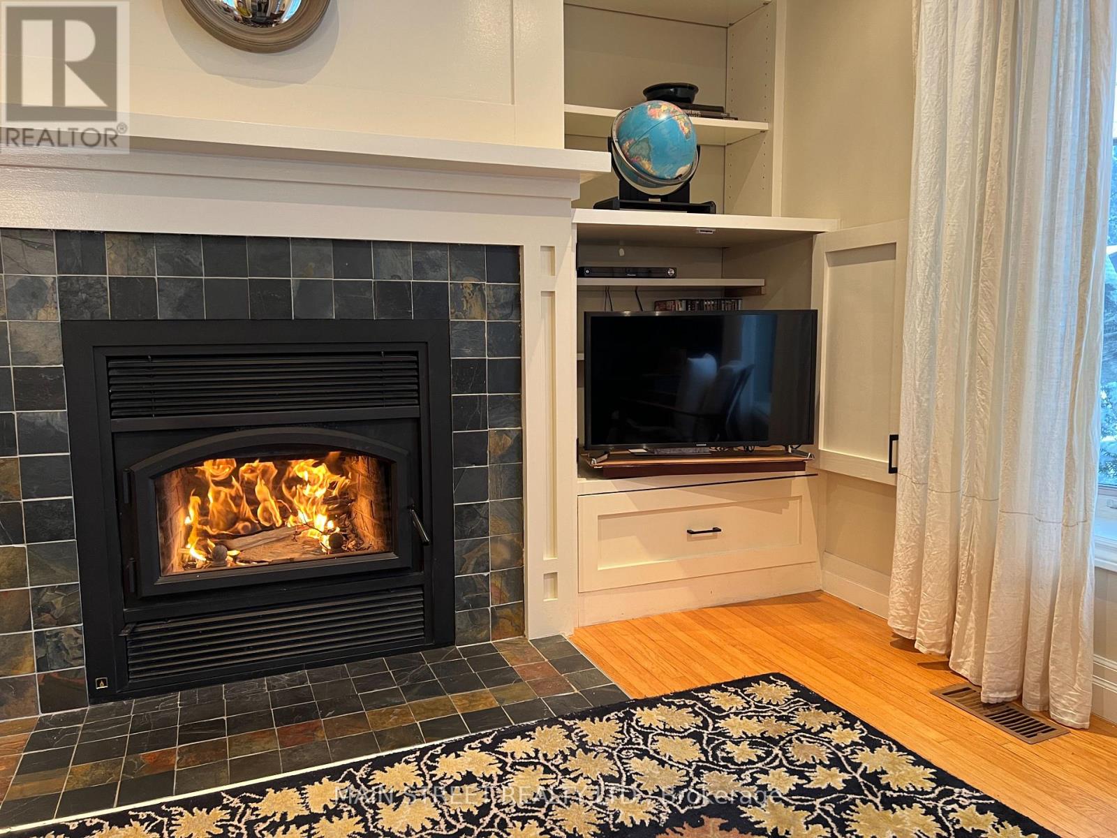 68 Hillview Drive, Newmarket, Ontario  L3Y 4H9 - Photo 6 - N12675388