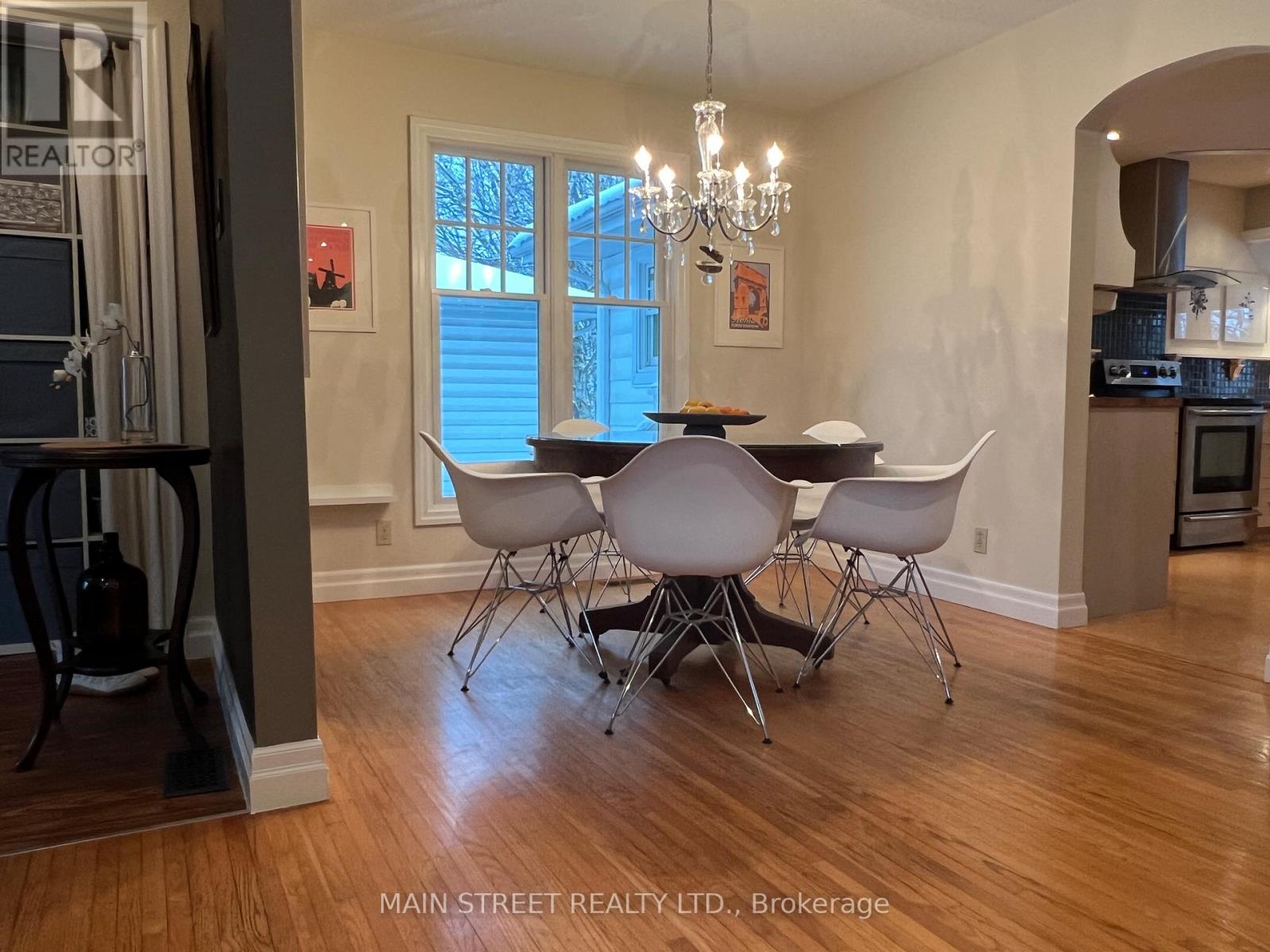 68 Hillview Drive, Newmarket, Ontario  L3Y 4H9 - Photo 8 - N12675388