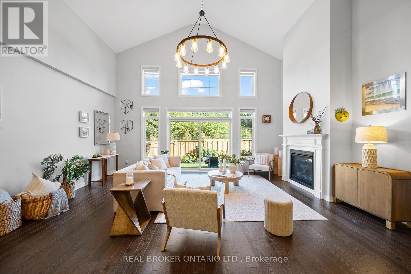 11 HOWARD WILLIAMS COURT, Uxbridge, Ontario