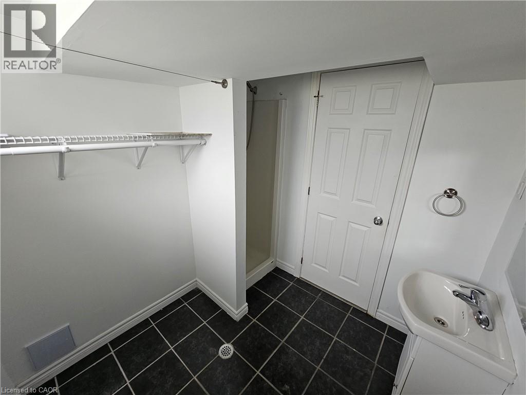 7 Hillside Drive Unit# 2, Kitchener, Ontario  N2E 1R1 - Photo 6 - 40797011