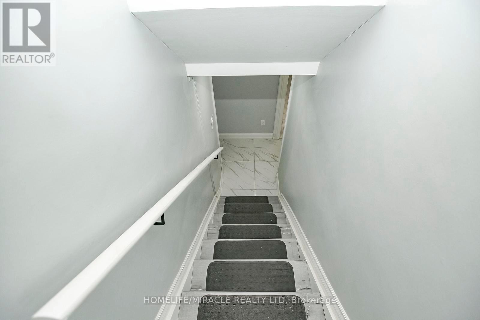 76 Raylawn Crescent, Halton Hills, Ontario  L7G 4N1 - Photo 32 - W12675320