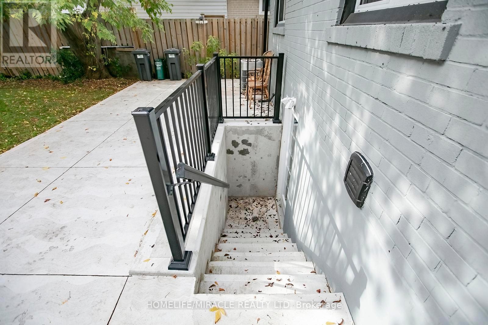 76 Raylawn Crescent, Halton Hills, Ontario  L7G 4N1 - Photo 45 - W12675320