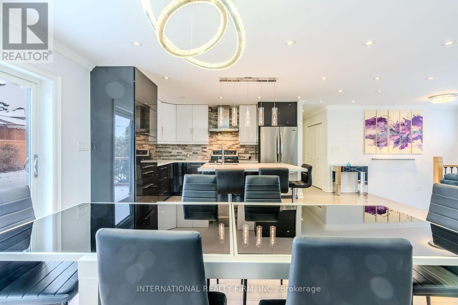 Main - 24 Paramount Court, Toronto, Ontario  M6M 2L5 - Photo 10 - W12675328