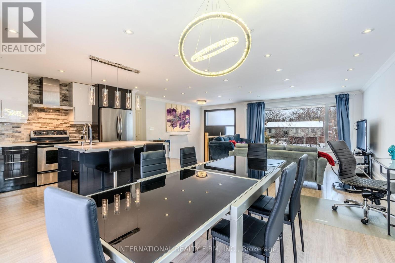 Main - 24 Paramount Court, Toronto, Ontario  M6M 2L5 - Photo 11 - W12675328