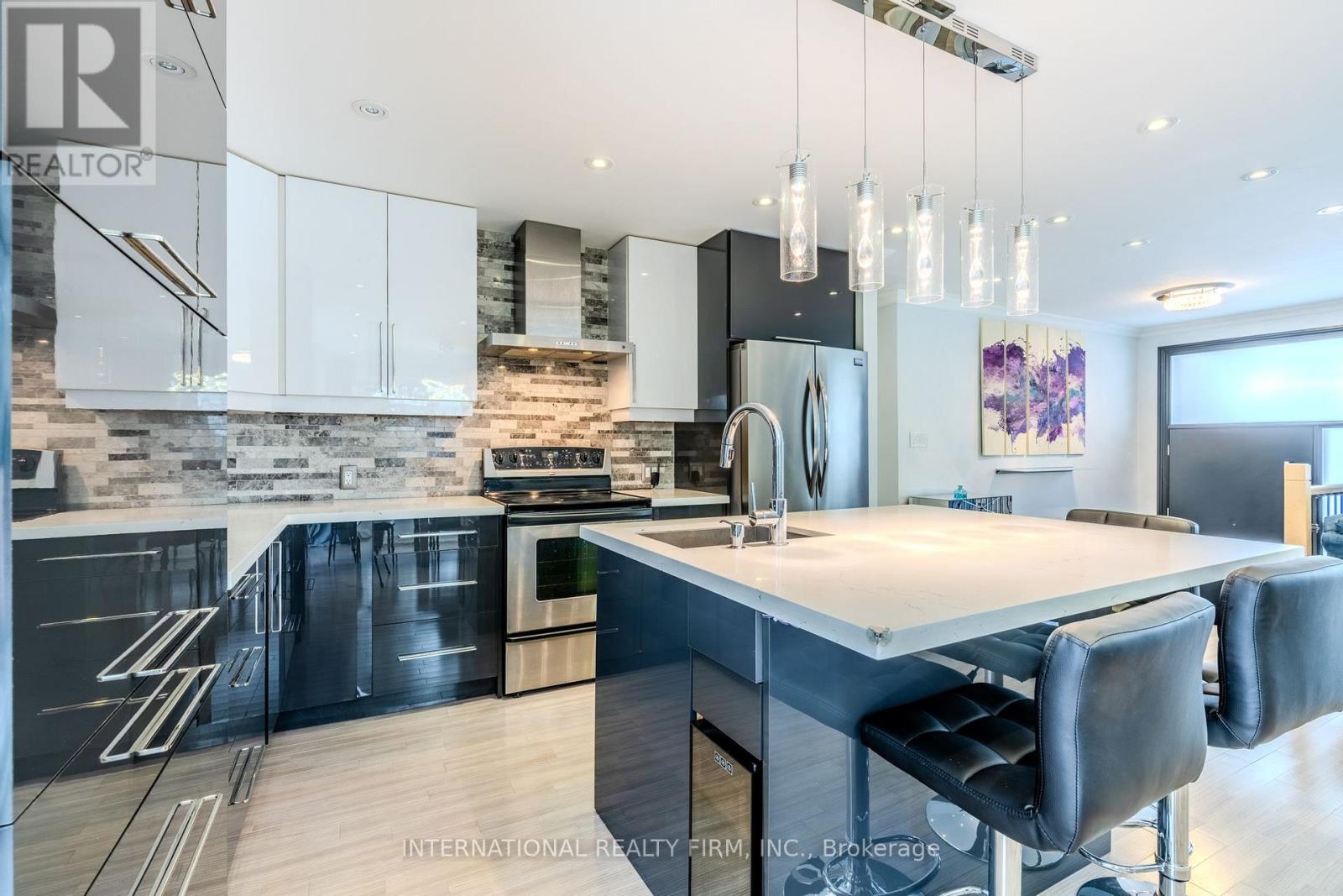 Main - 24 Paramount Court, Toronto, Ontario  M6M 2L5 - Photo 12 - W12675328