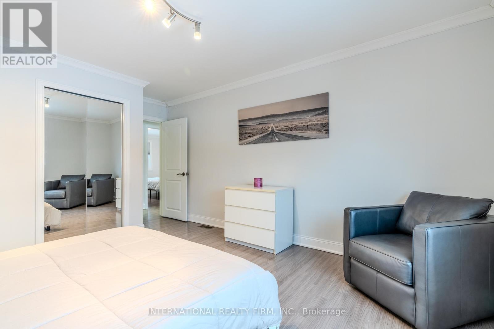 Main - 24 Paramount Court, Toronto, Ontario  M6M 2L5 - Photo 20 - W12675328