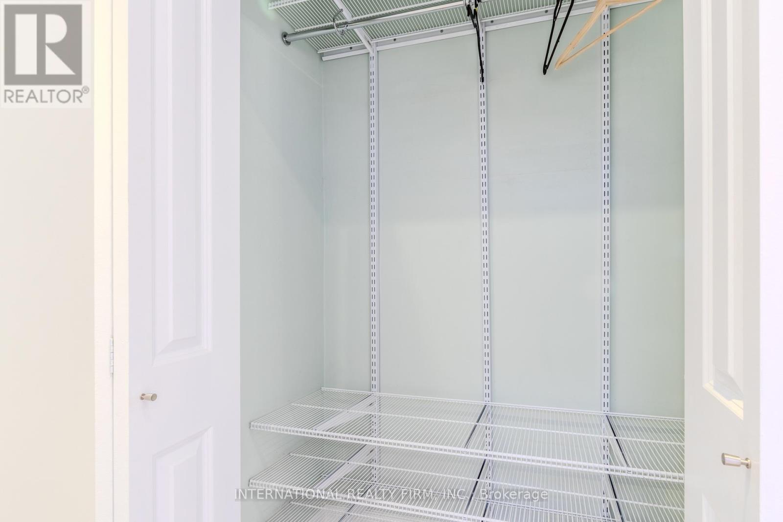 Main - 24 Paramount Court, Toronto, Ontario  M6M 2L5 - Photo 31 - W12675328