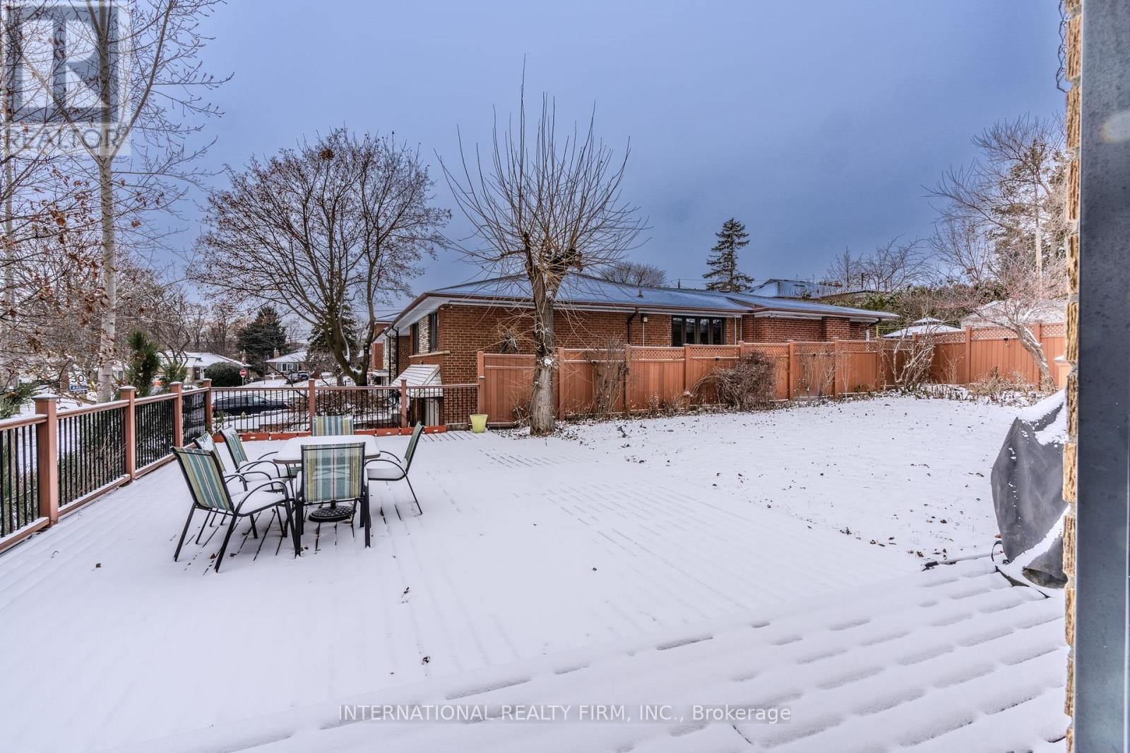 Main - 24 Paramount Court, Toronto, Ontario  M6M 2L5 - Photo 32 - W12675328