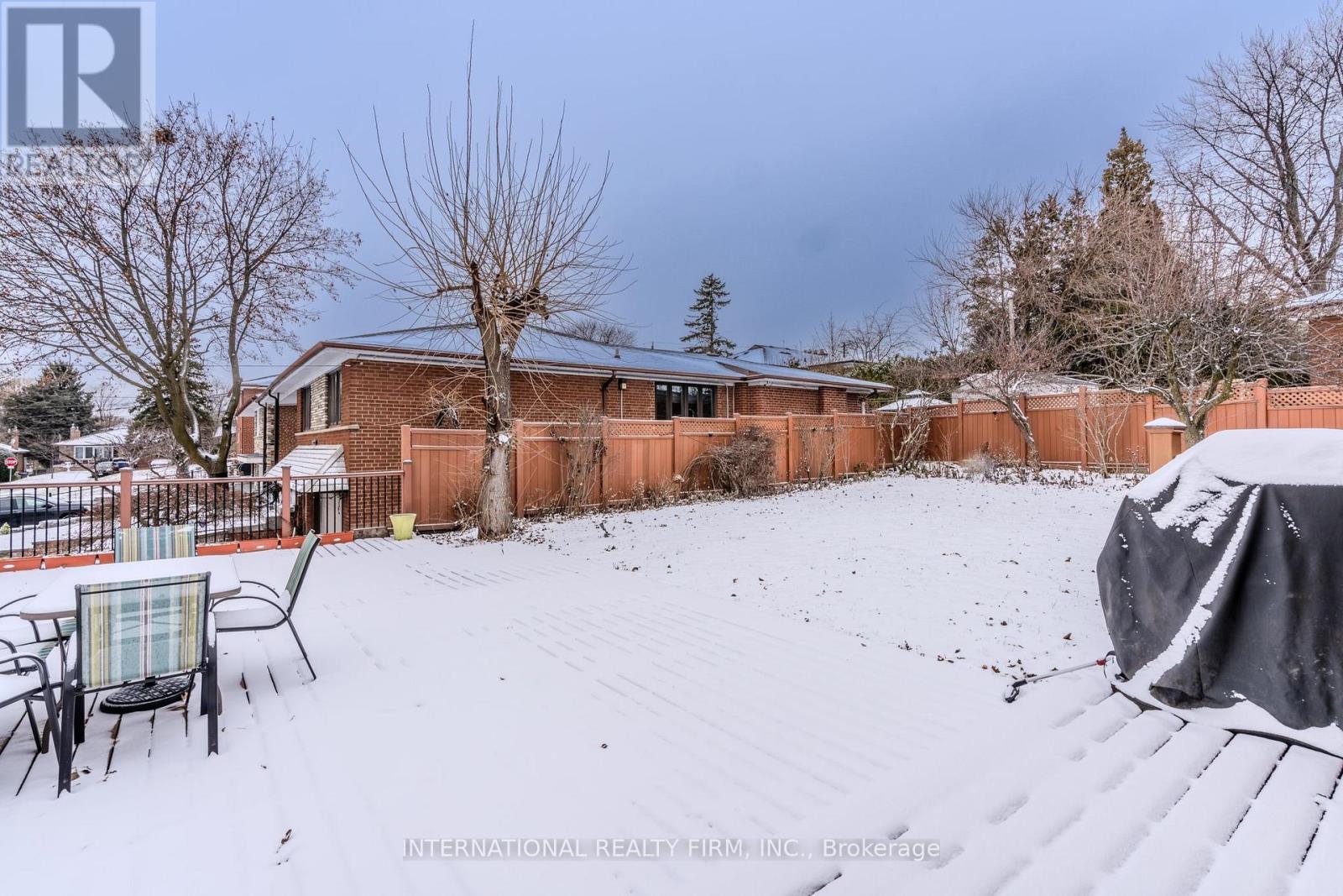 Main - 24 Paramount Court, Toronto, Ontario  M6M 2L5 - Photo 33 - W12675328