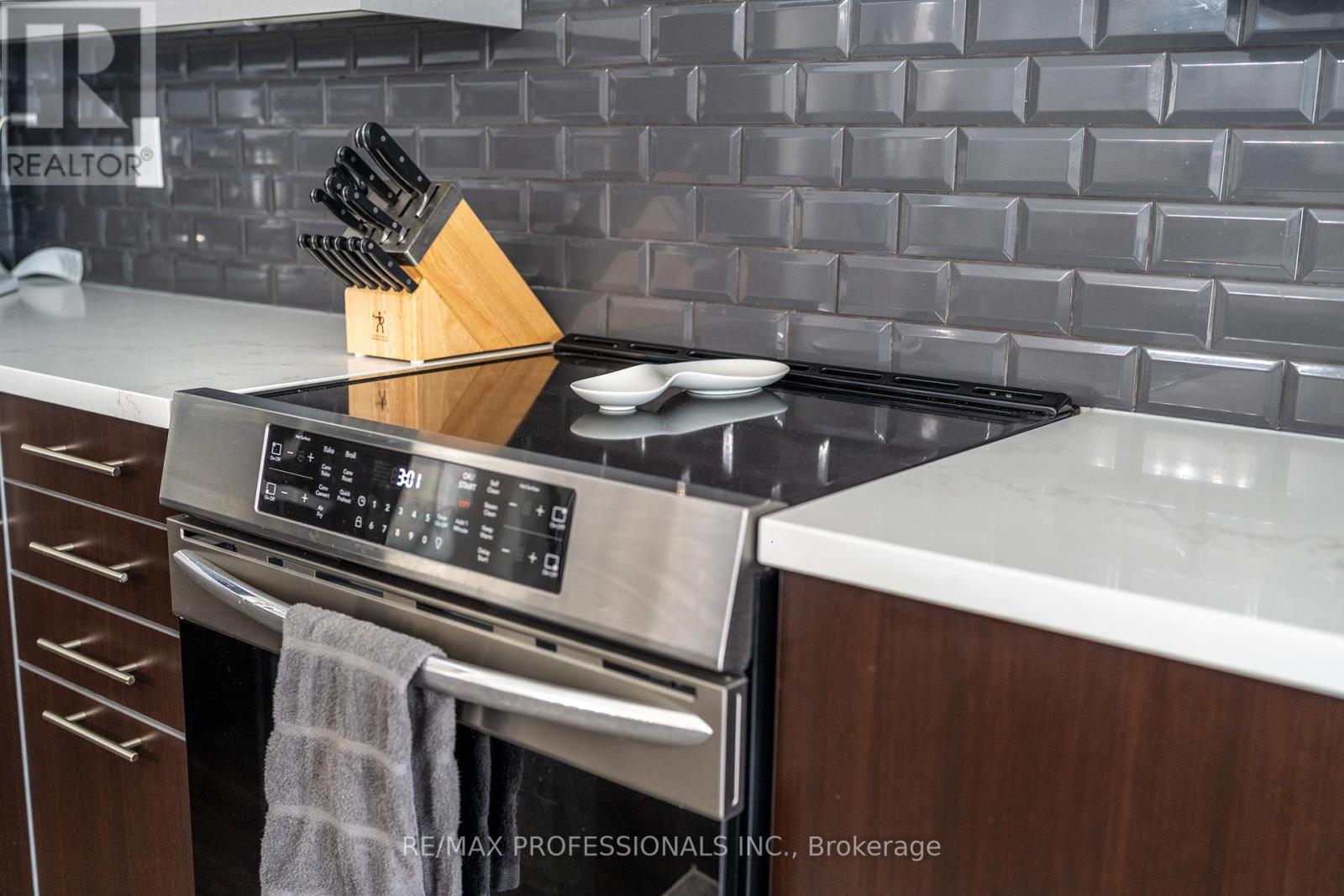 11 Givemay Street, Brampton, Ontario  L7A 0C7 - Photo 11 - W12675332