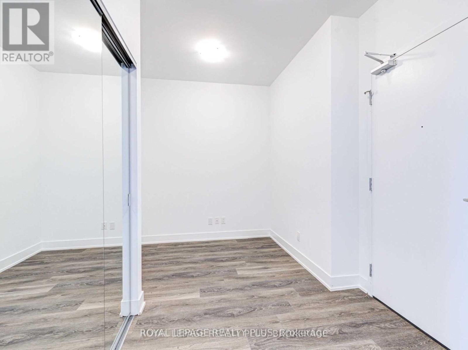 2107 - 297 Oak Walk Drive, Oakville, Ontario  L6H 6R3 - Photo 3 - W12675360