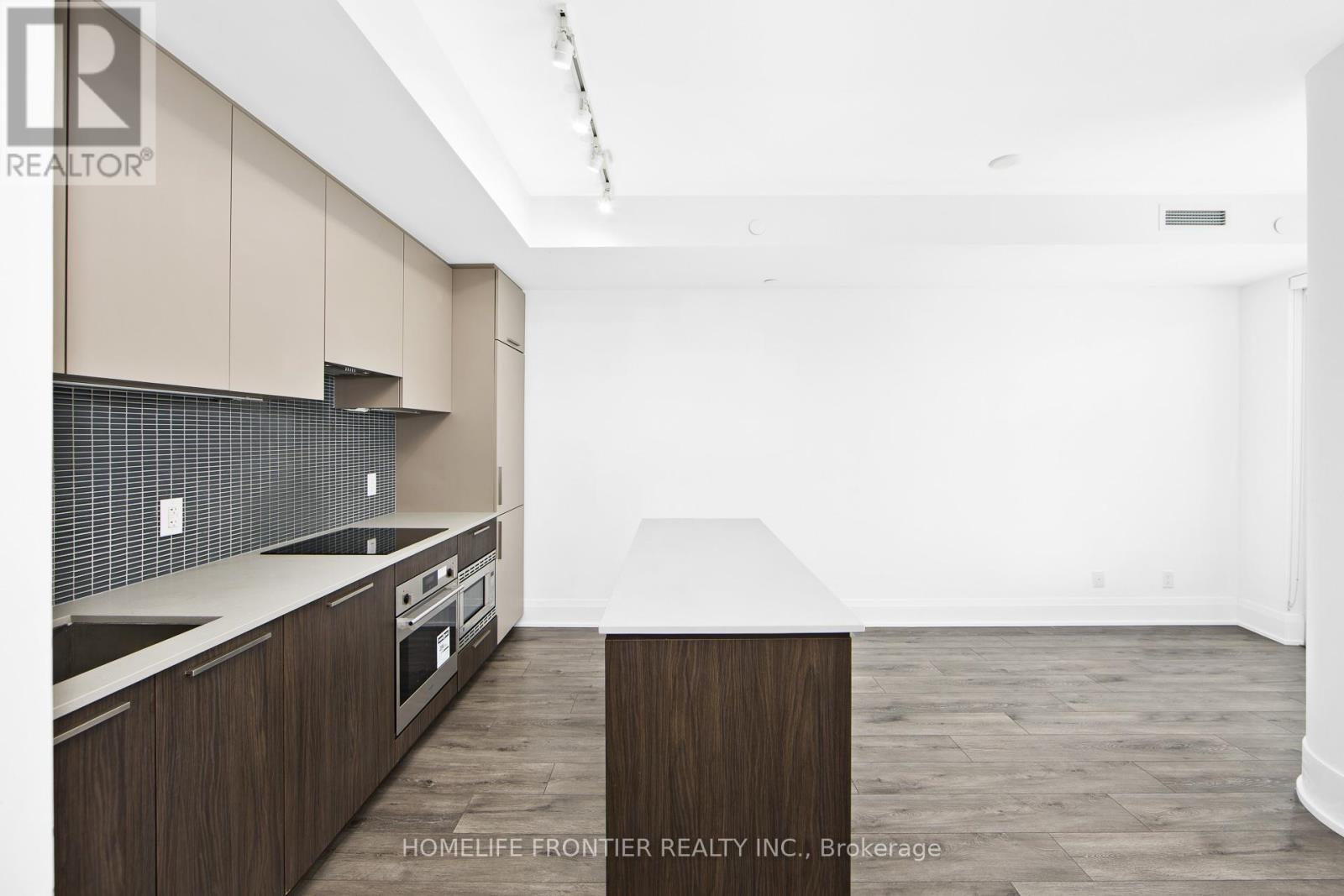 301 - 20 Brin Drive, Toronto, Ontario  M8X 0B2 - Photo 7 - W12675368