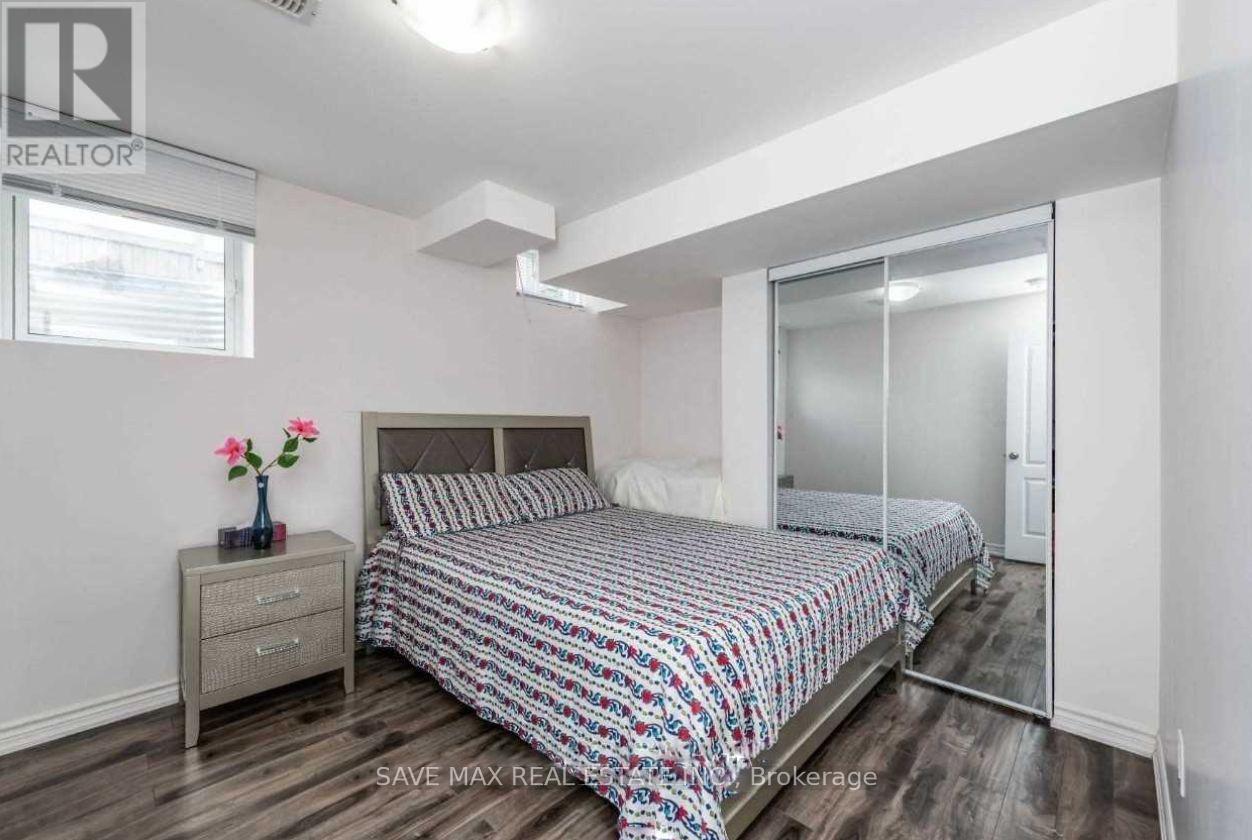 24 Thornapple Street, Brampton, Ontario  L6R 3X2 - Photo 5 - W12675396