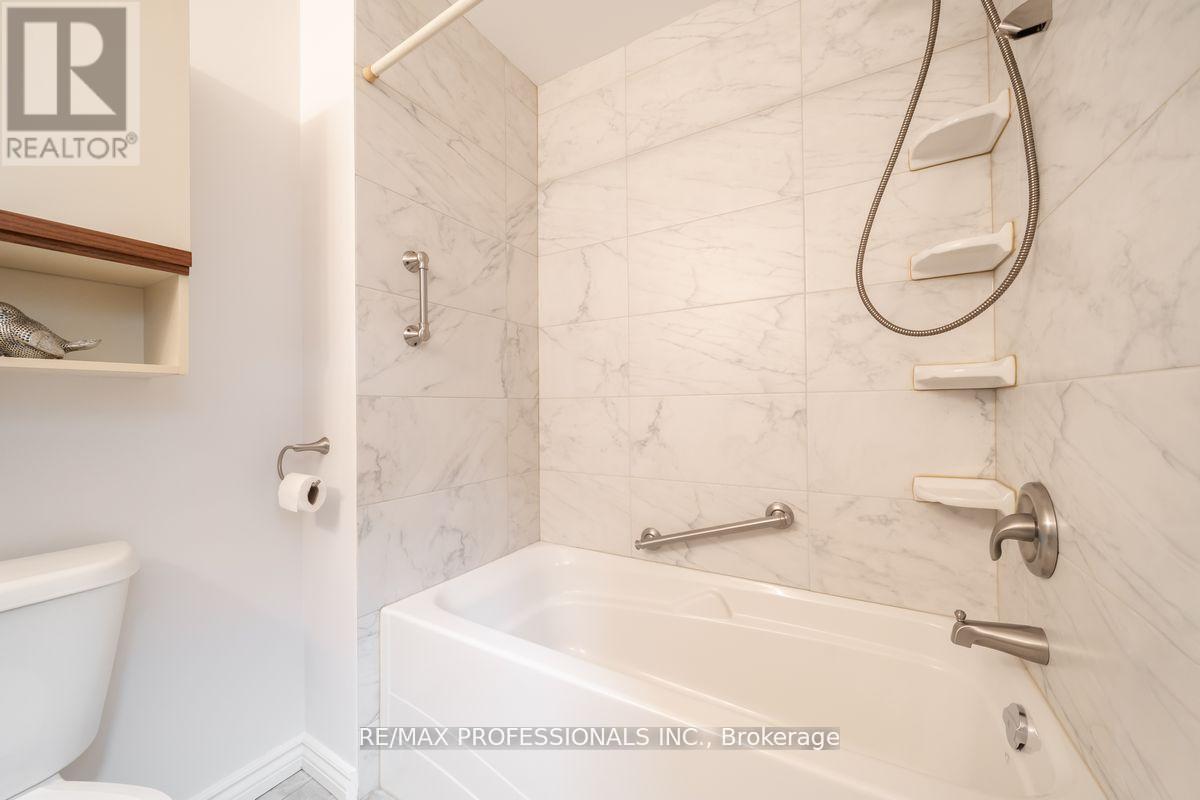 1275 Pallatine Drive, Oakville, Ontario  L6H 1Z1 - Photo 16 - W12675408