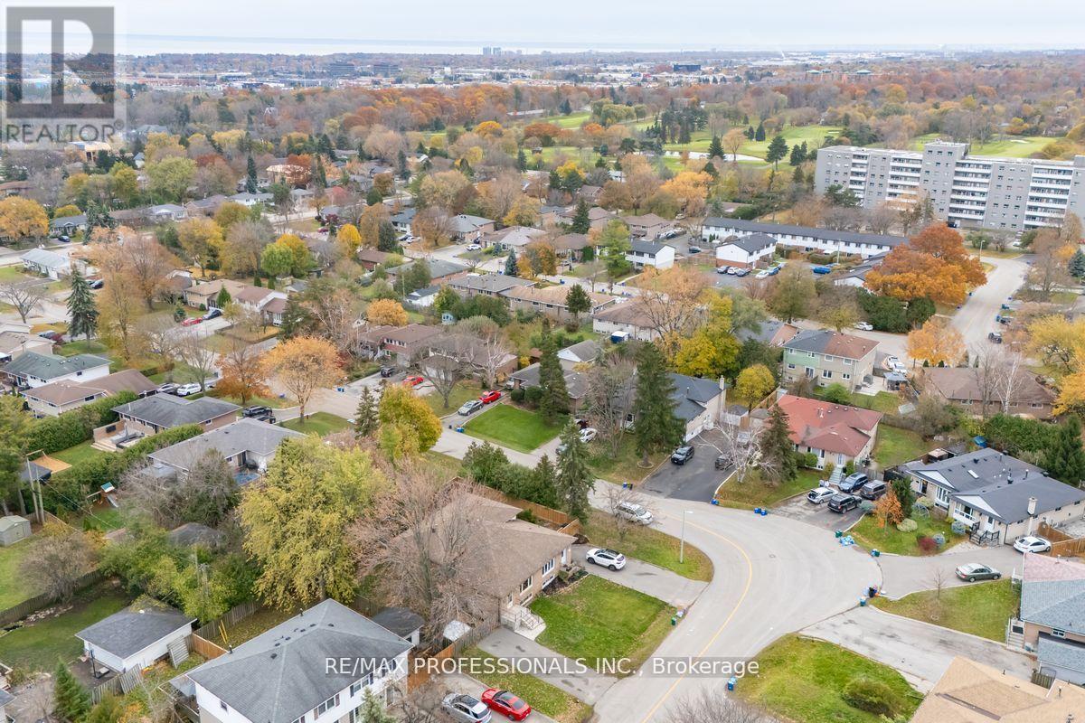 1275 Pallatine Drive, Oakville, Ontario  L6H 1Z1 - Photo 30 - W12675408