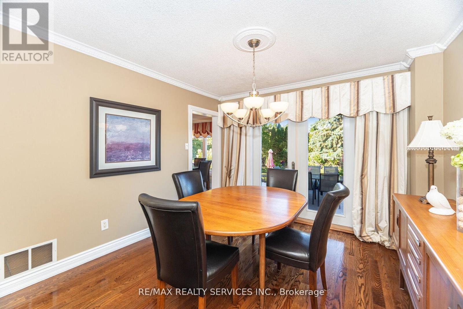 30 Starling Court, Brampton, Ontario  L6Z 3P5 - Photo 12 - W12675416