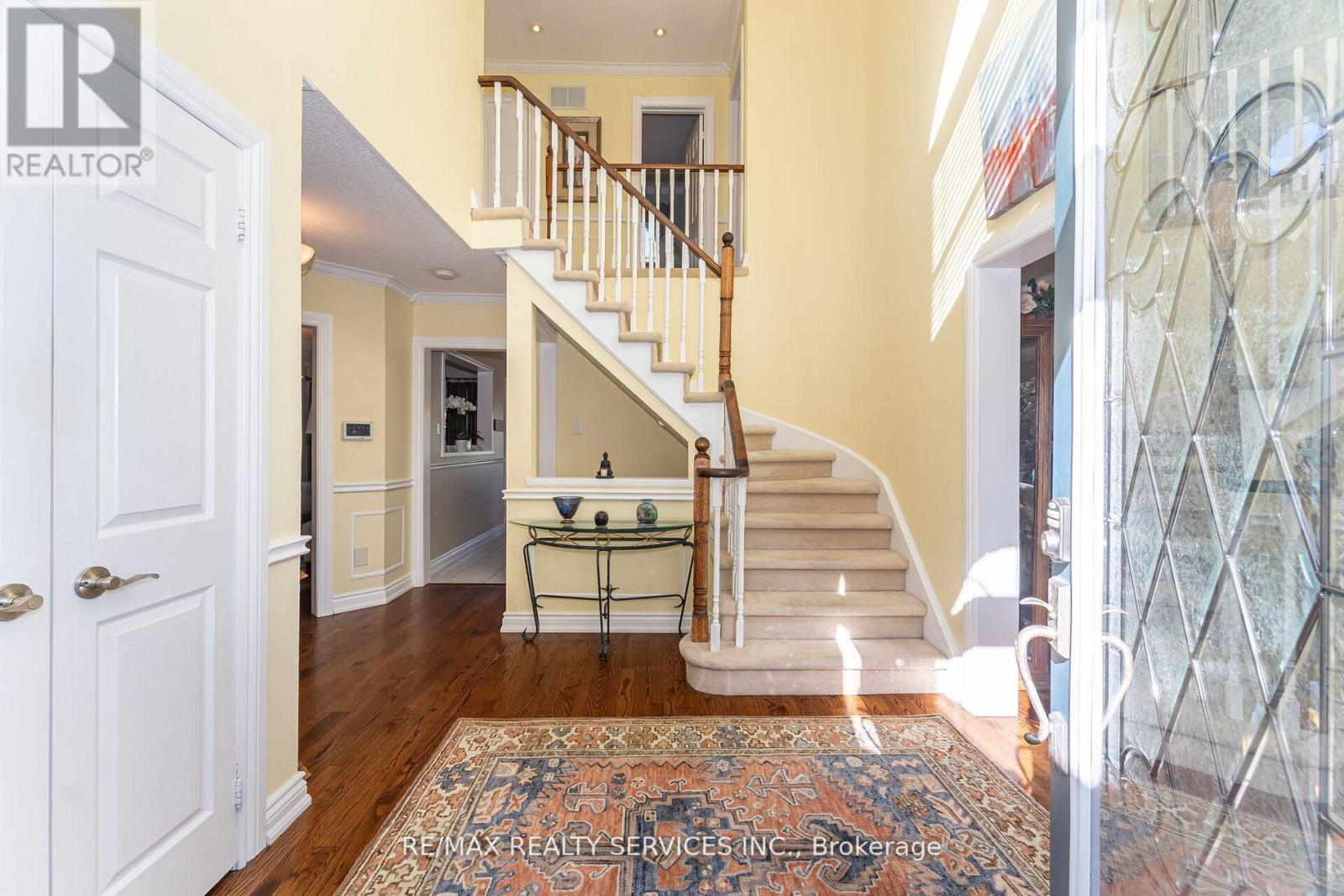 30 Starling Court, Brampton, Ontario  L6Z 3P5 - Photo 6 - W12675416