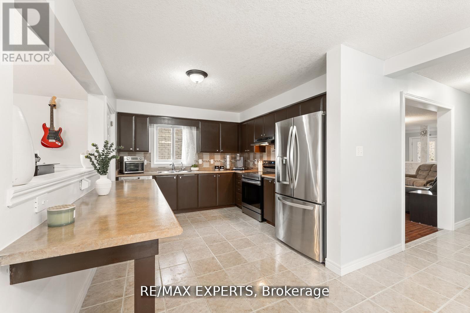 56 Steepleridge Street, Kitchener, Ontario  N2P 2W3 - Photo 11 - X12675376