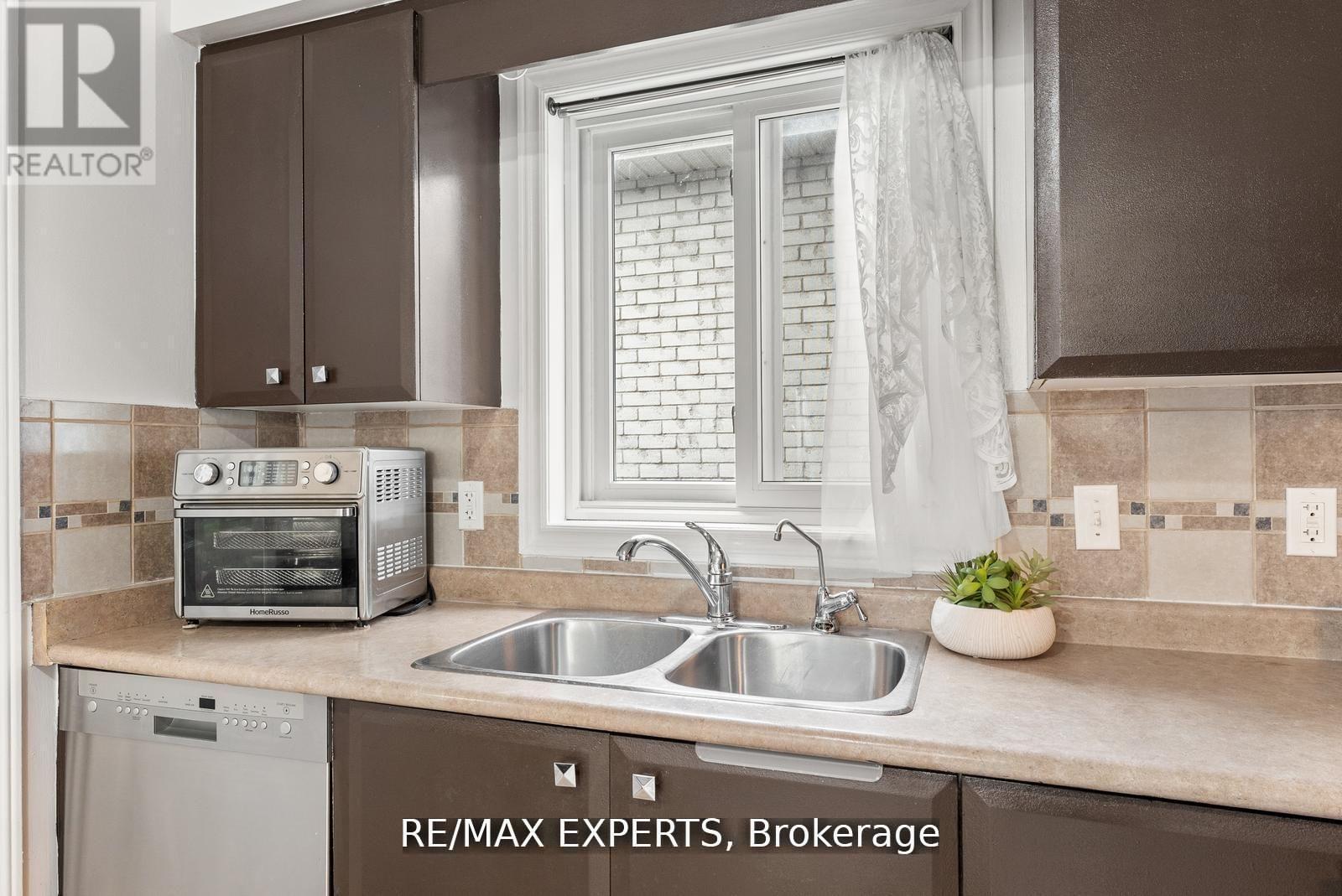 56 Steepleridge Street, Kitchener, Ontario  N2P 2W3 - Photo 12 - X12675376