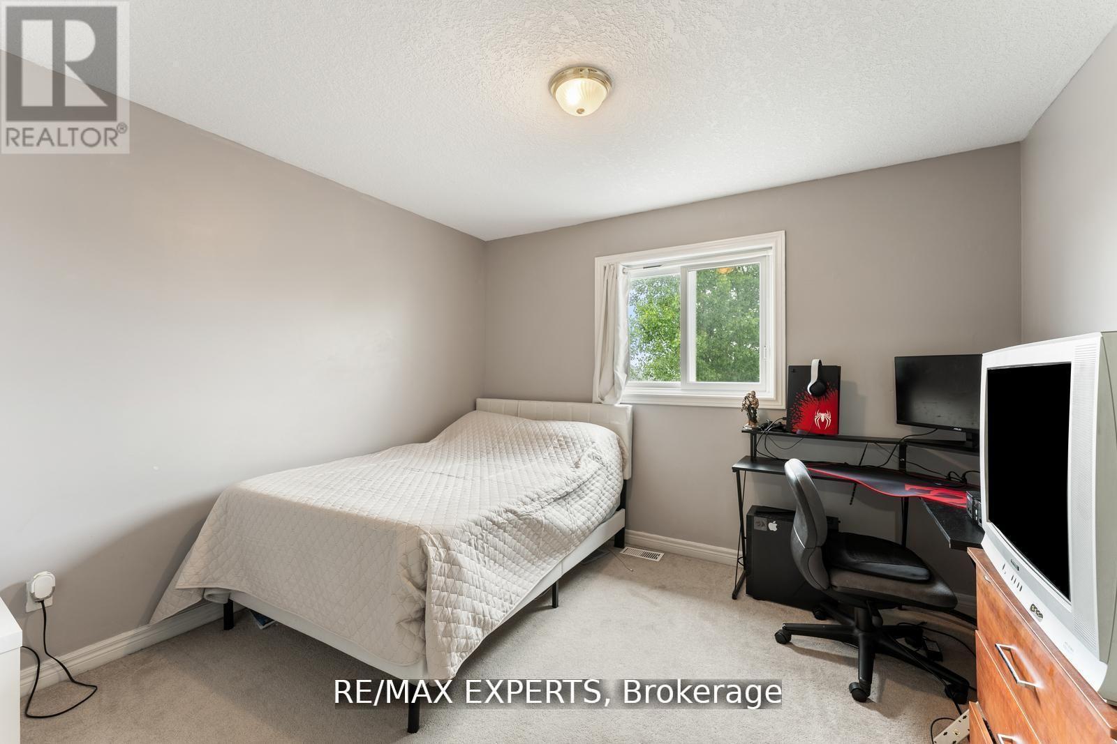 56 Steepleridge Street, Kitchener, Ontario  N2P 2W3 - Photo 31 - X12675376