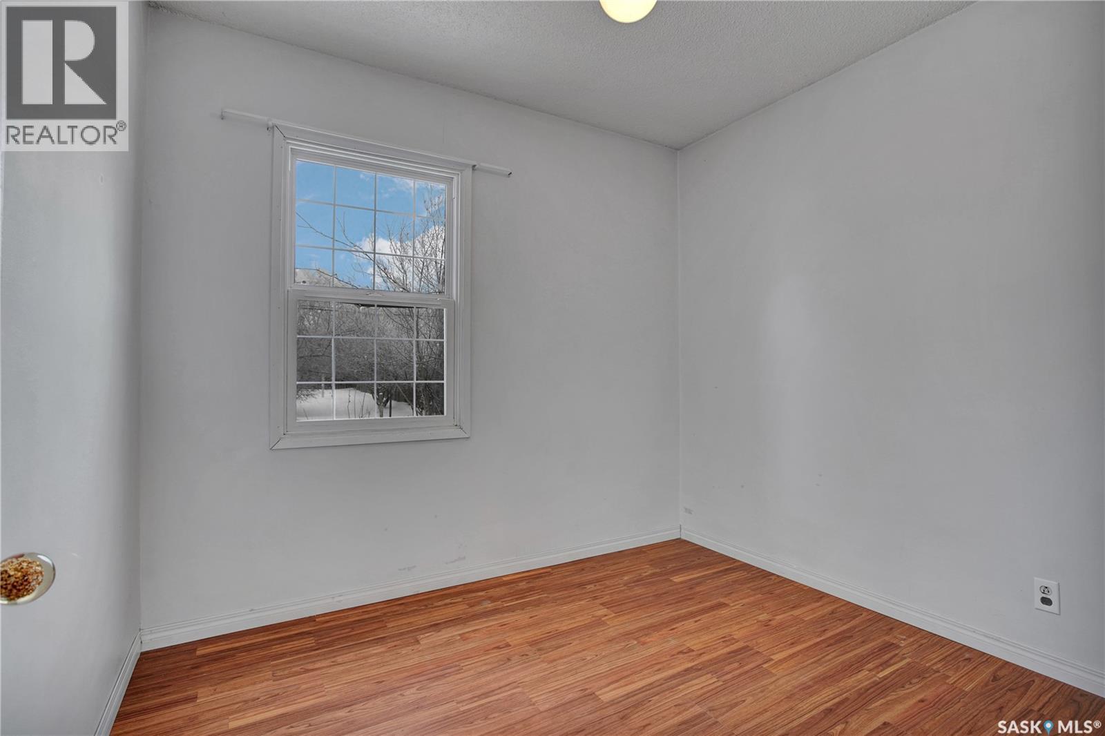 215 Isabella Street E, Saskatoon, Saskatchewan  S7J 0B2 - Photo 10 - SK026360