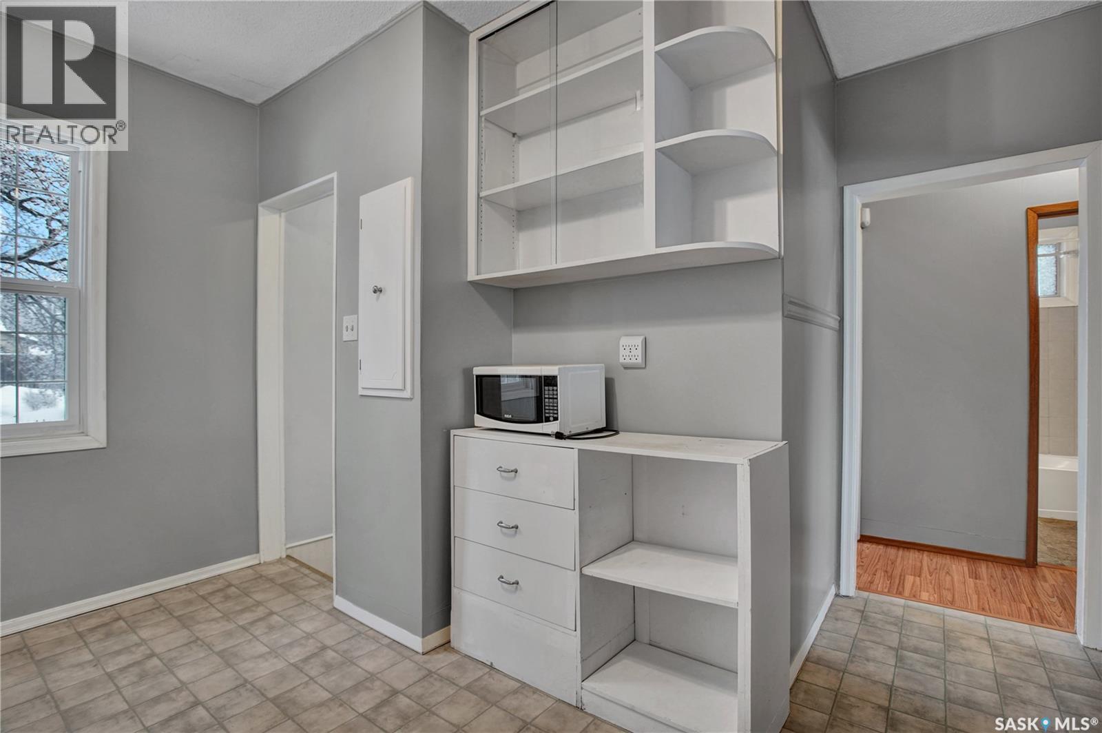 215 Isabella Street E, Saskatoon, Saskatchewan  S7J 0B2 - Photo 8 - SK026360