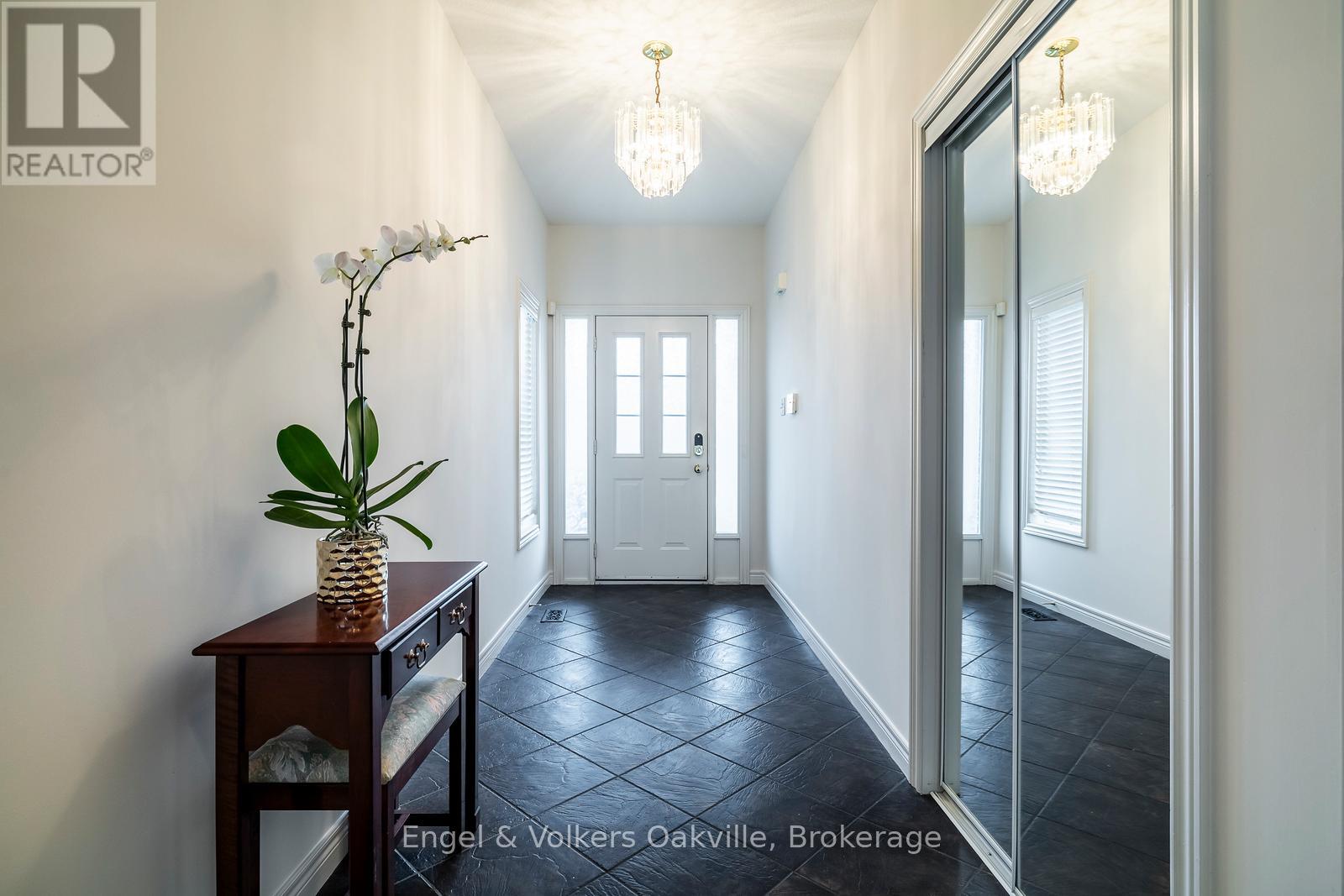 17 - 2169 Orchard Road S, Burlington, Ontario  L7L 7H9 - Photo 3 - W12675464