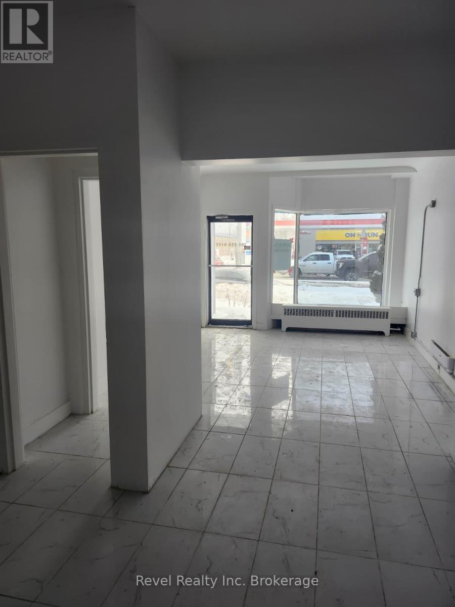 4 - 1009 Algonquin Avenue, North Bay, Ontario P1B 4X9 - Photo 3 - X12675508