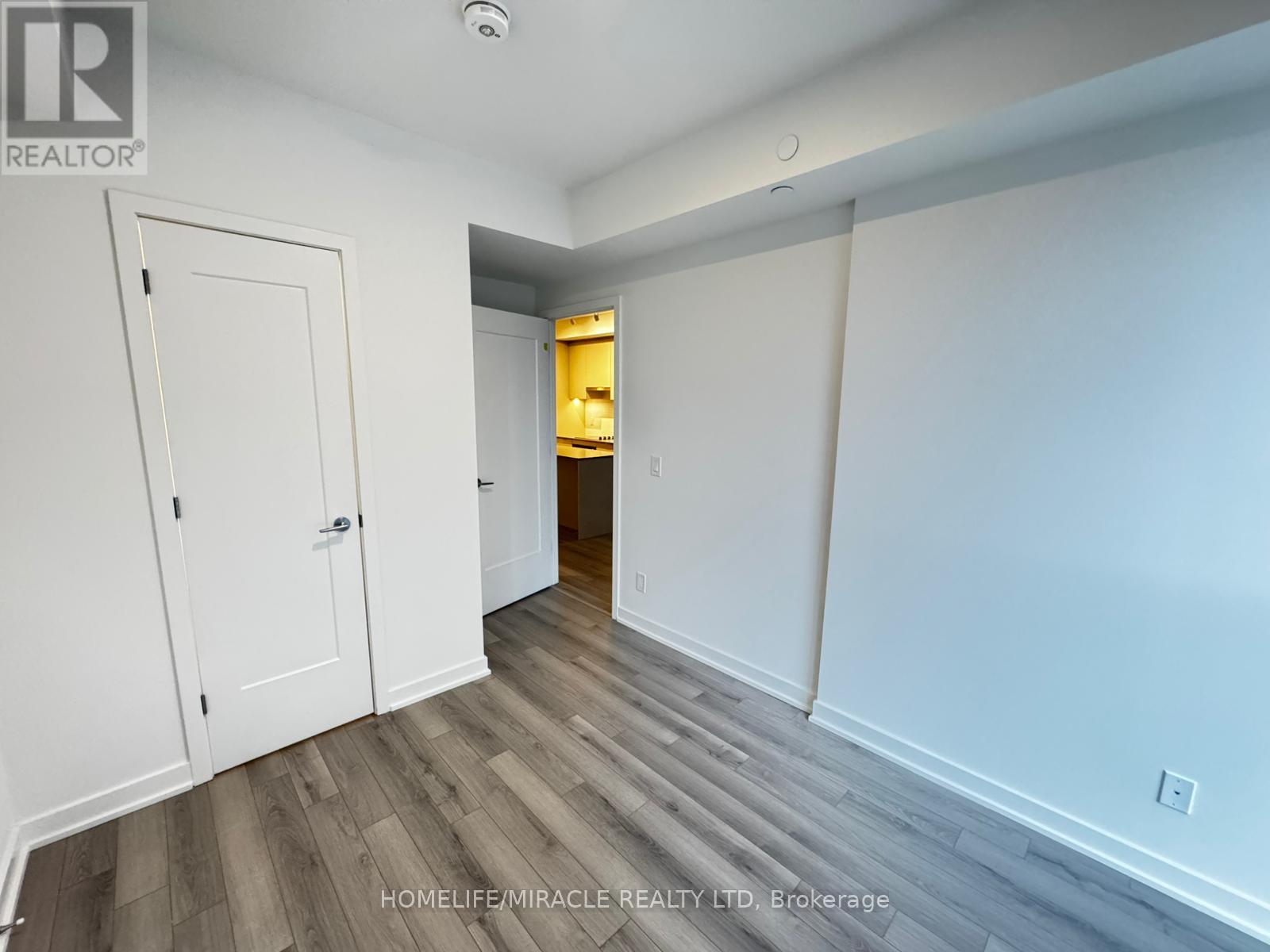 402 - 3071 Trafalgar Road E, Oakville, Ontario  L6H 8C6 - Photo 16 - W12664138