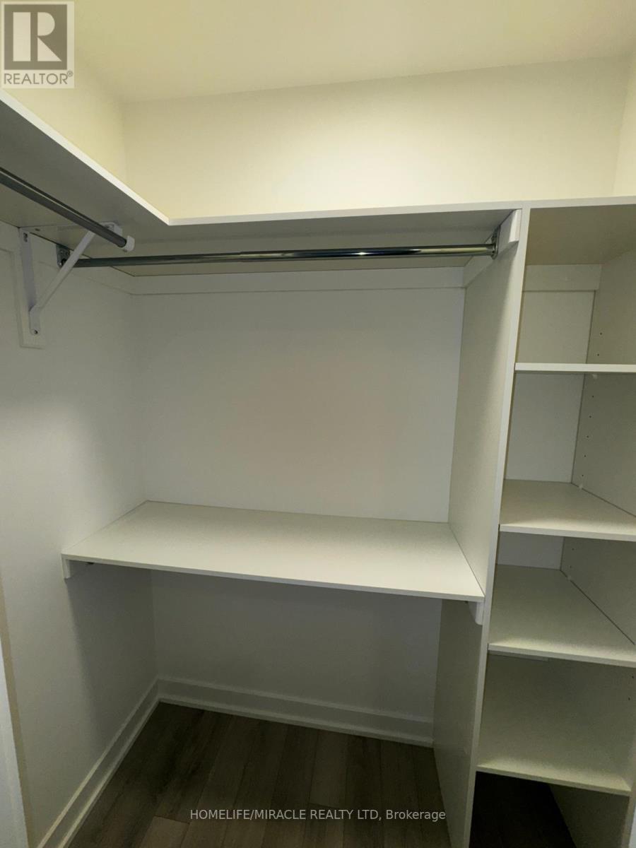 402 - 3071 Trafalgar Road E, Oakville, Ontario  L6H 8C6 - Photo 17 - W12664138