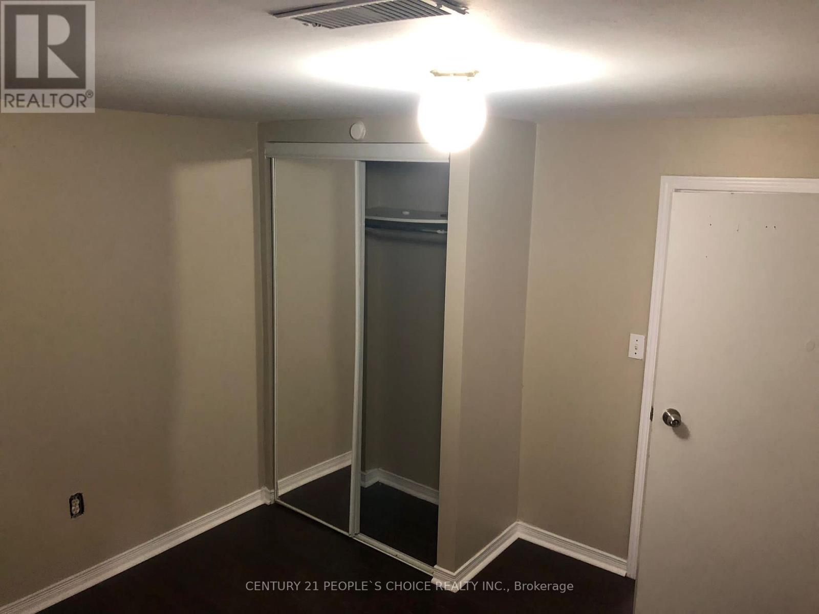 Lower - 7523 Middlebrook Street, Mississauga, Ontario  L4T 3S1 - Photo 7 - W12673198