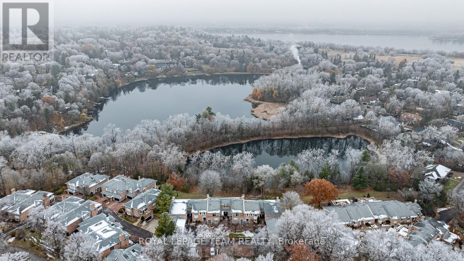 Unit 10 - 55 Whitemarl Drive, Ottawa, Ontario  K1L 8J9 - Photo 2 - X12674740