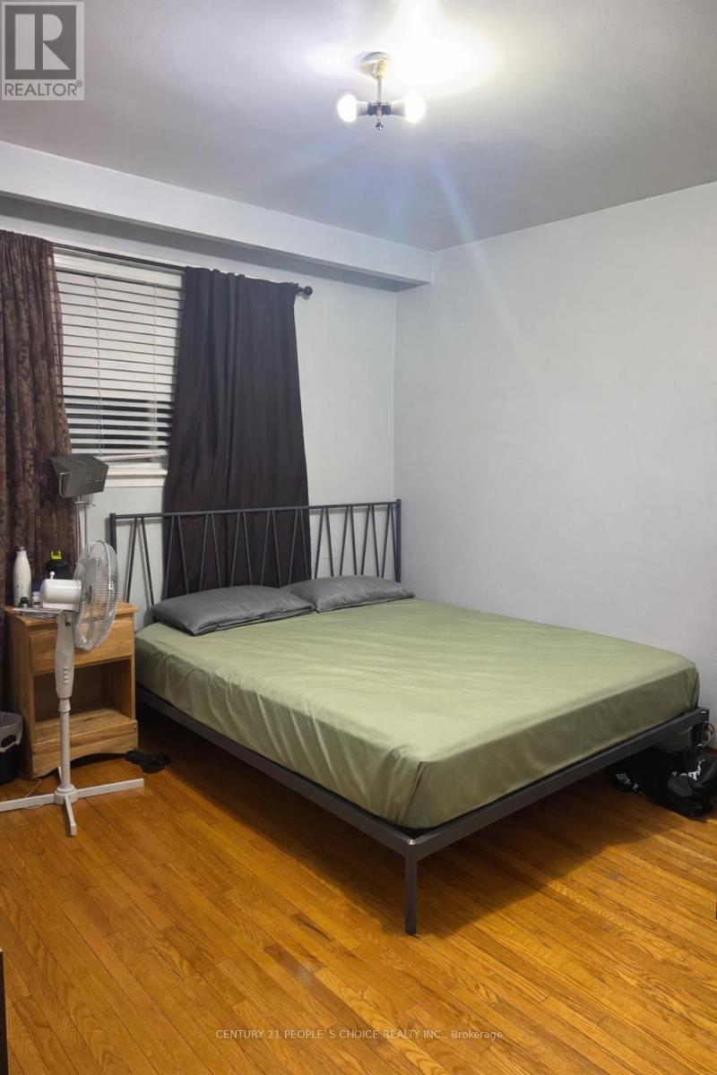 Upper - 7523 Middlebrook Street, Mississauga, Ontario  L4T 3S1 - Photo 6 - W12673162