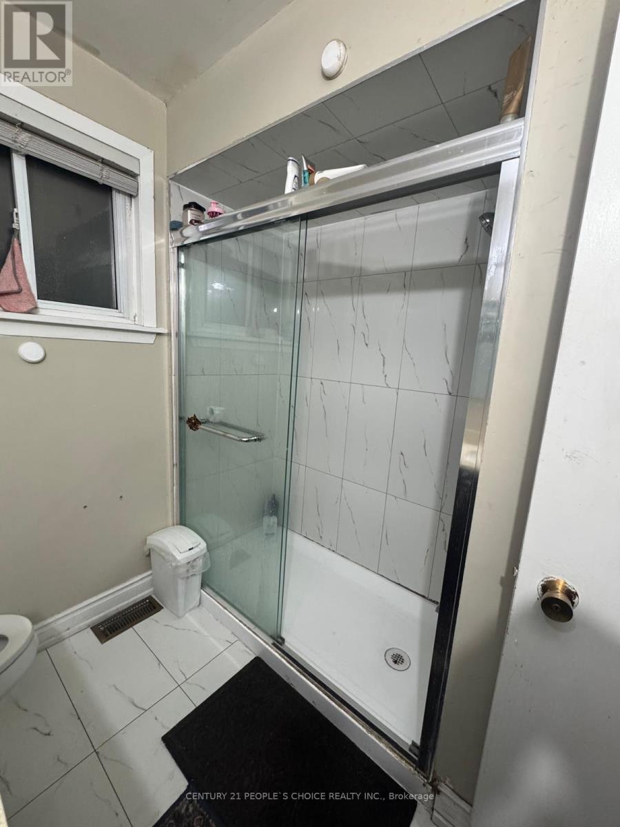 Upper - 7523 Middlebrook Street, Mississauga, Ontario  L4T 3S1 - Photo 9 - W12673162