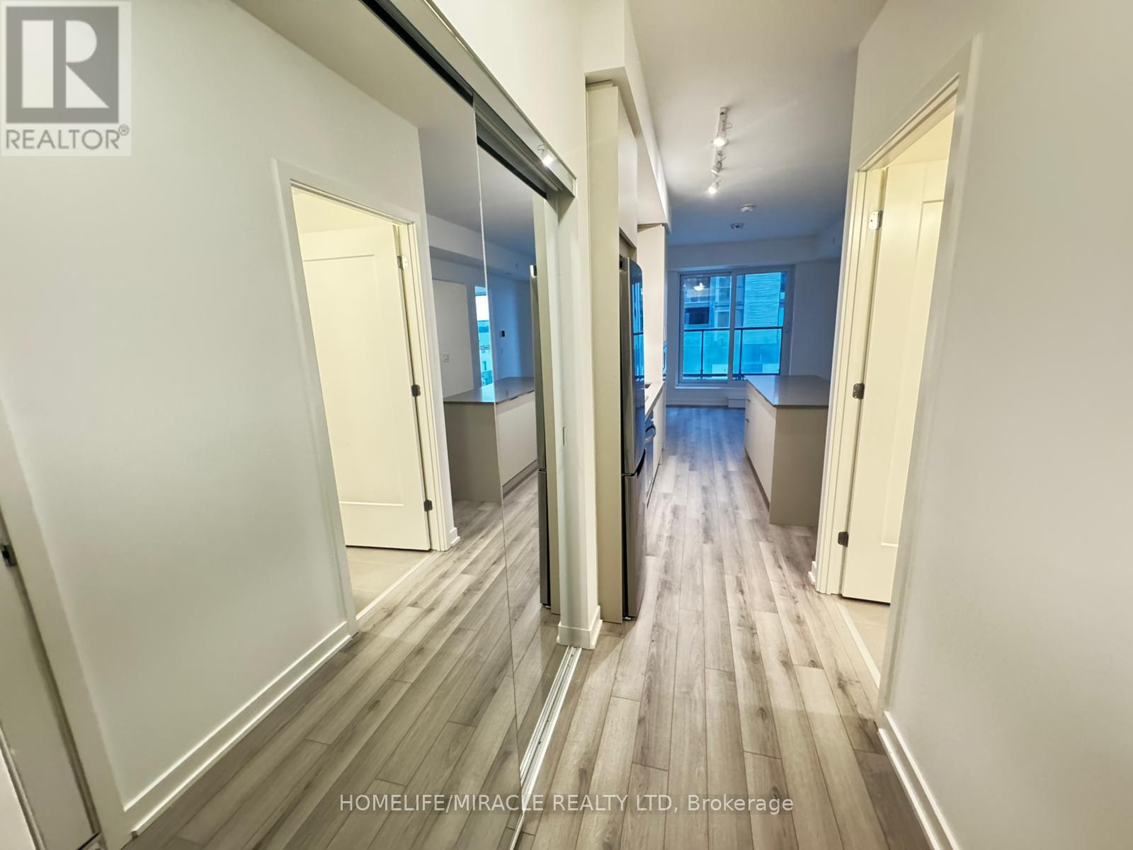 402 - 3071 Trafalgar Road E, Oakville, Ontario  L6H 8C6 - Photo 6 - W12664138