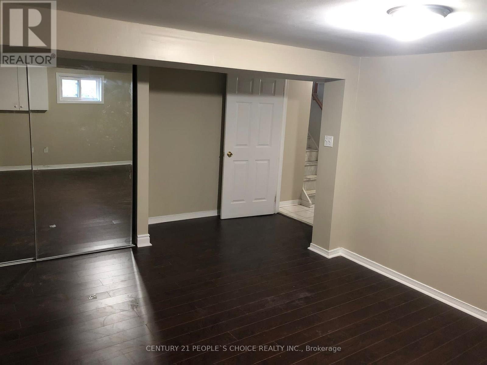 Lower - 7523 Middlebrook Street, Mississauga, Ontario  L4T 3S1 - Photo 9 - W12673198