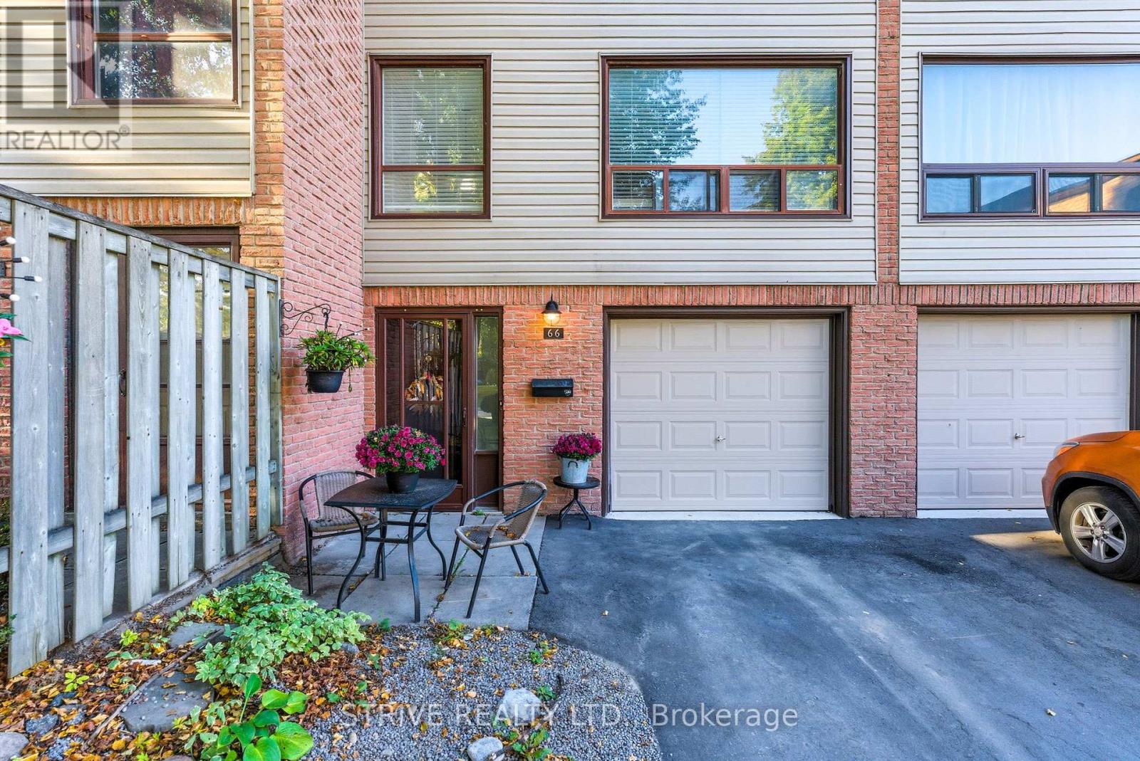 66 Park Lane Circle, Clarington, Ontario  L1B 0K2 - Photo 4 - E12675778