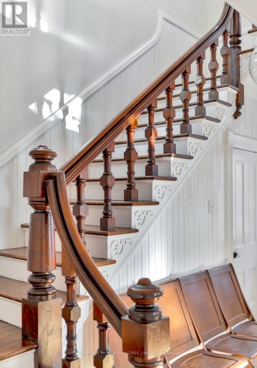 25 Picton Main Street, Prince Edward County, Ontario  K0K 2T0 - Photo 8 - X12675648