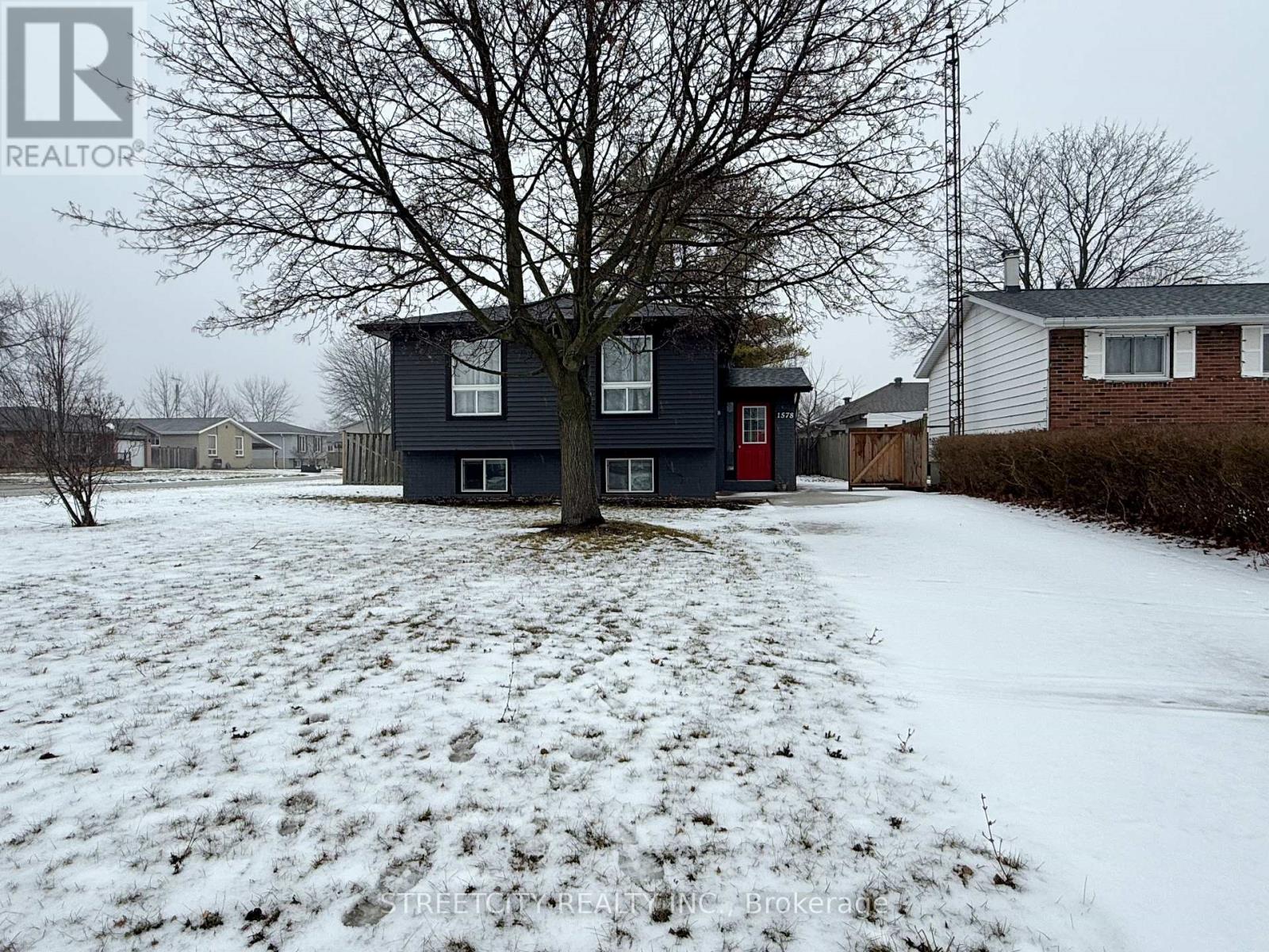 1578 COUNCILLORS STREET, St. Clair, Ontario
