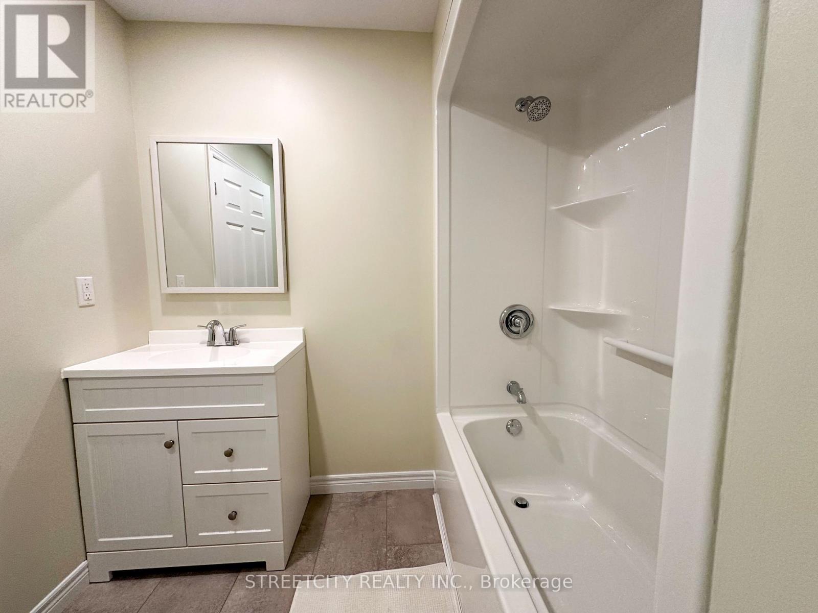 1578 Councillors Street, St. Clair, Ontario  N0N 1H0 - Photo 12 - X12675688